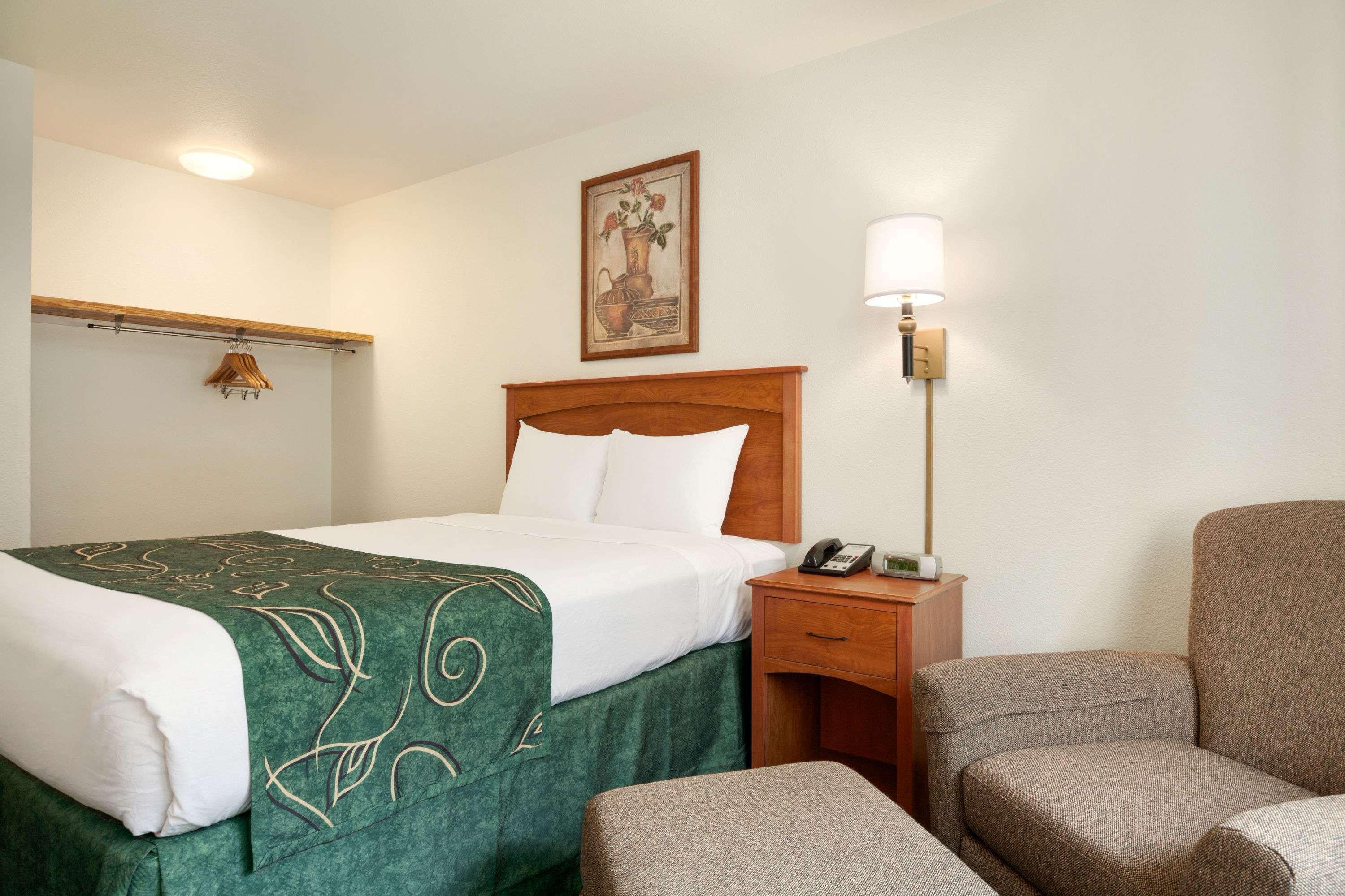 Travelodge by Wyndham Dunsmuir Eksteriør bilde