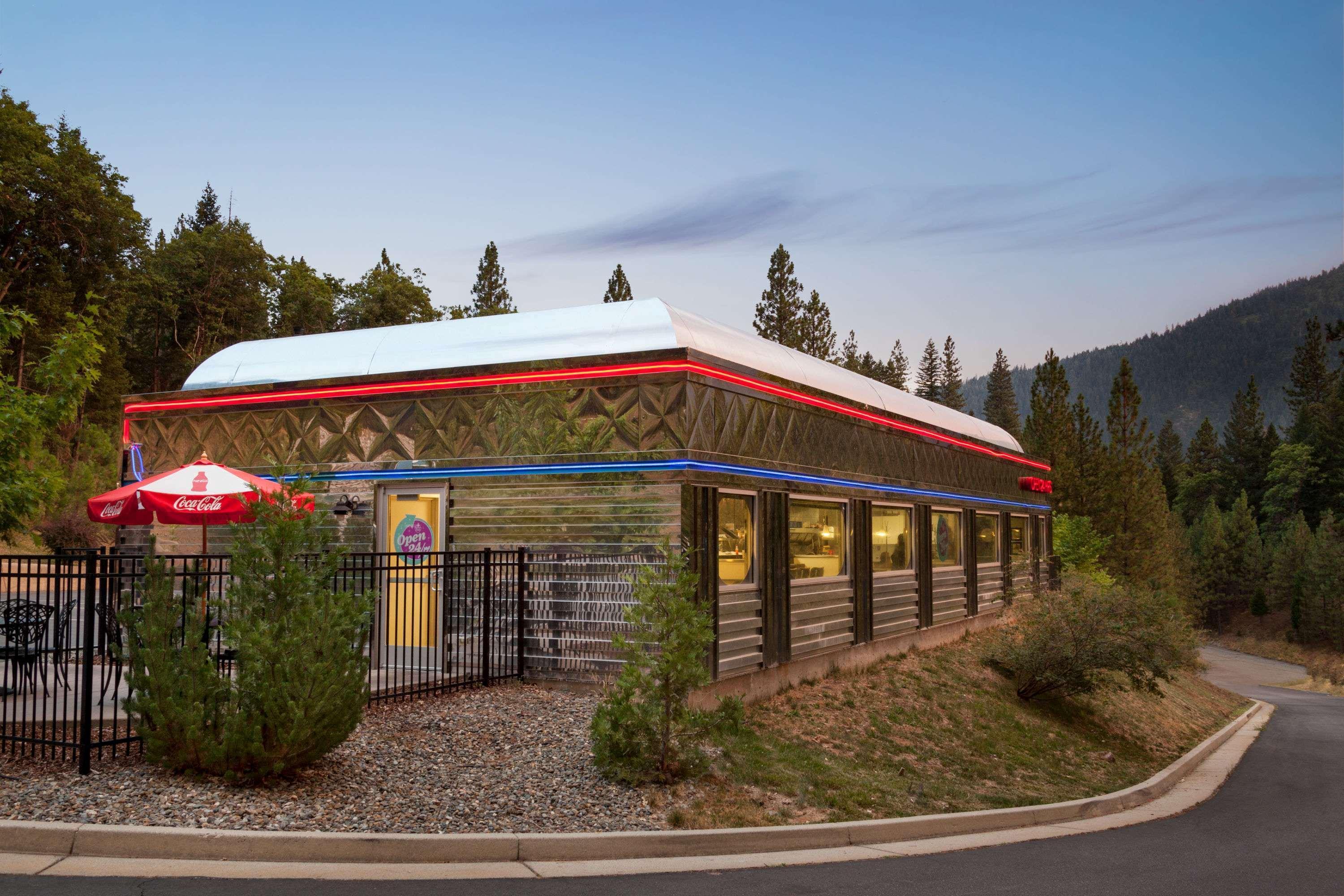 Travelodge by Wyndham Dunsmuir Eksteriør bilde